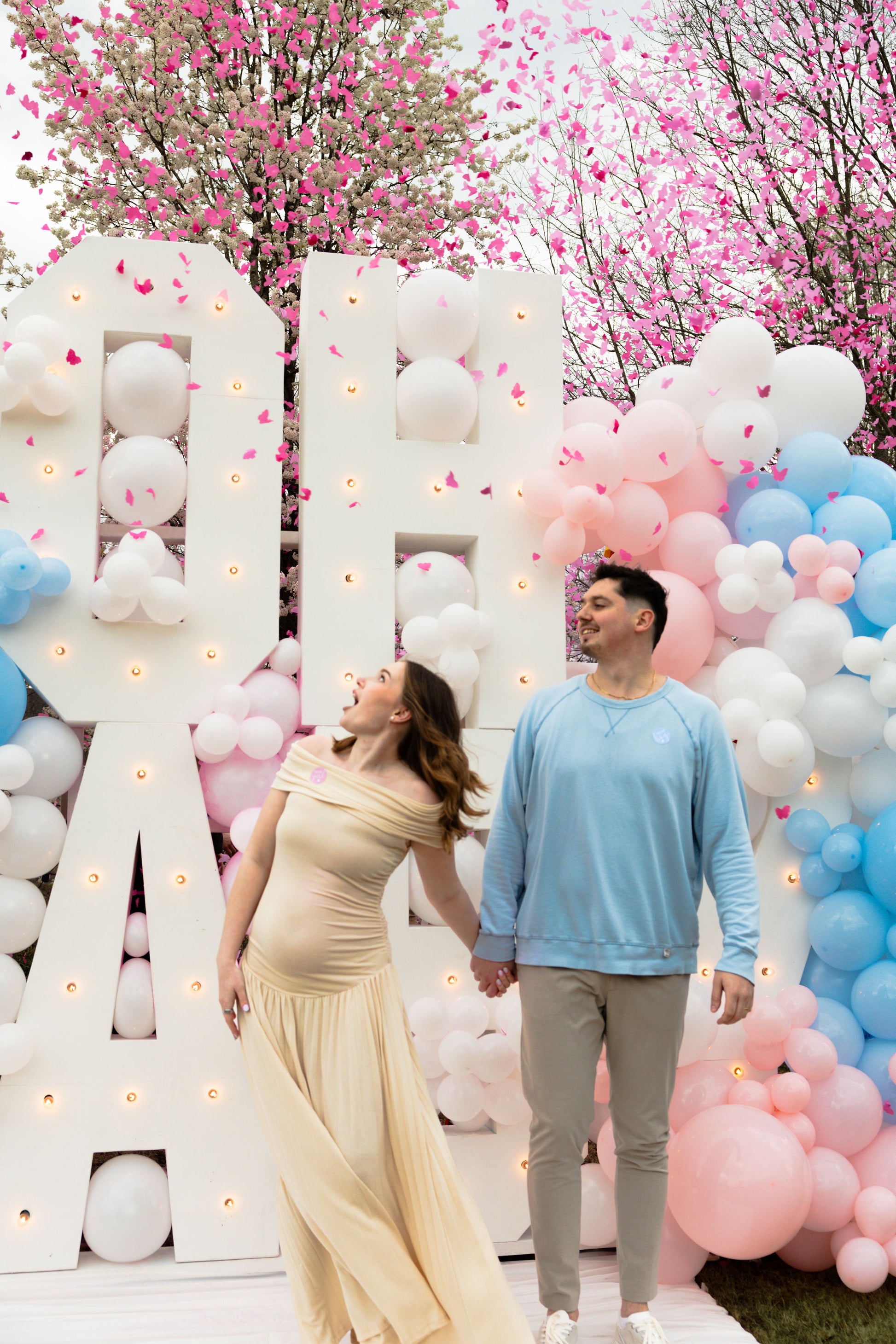 24in. Auto Wireless Confetti Box