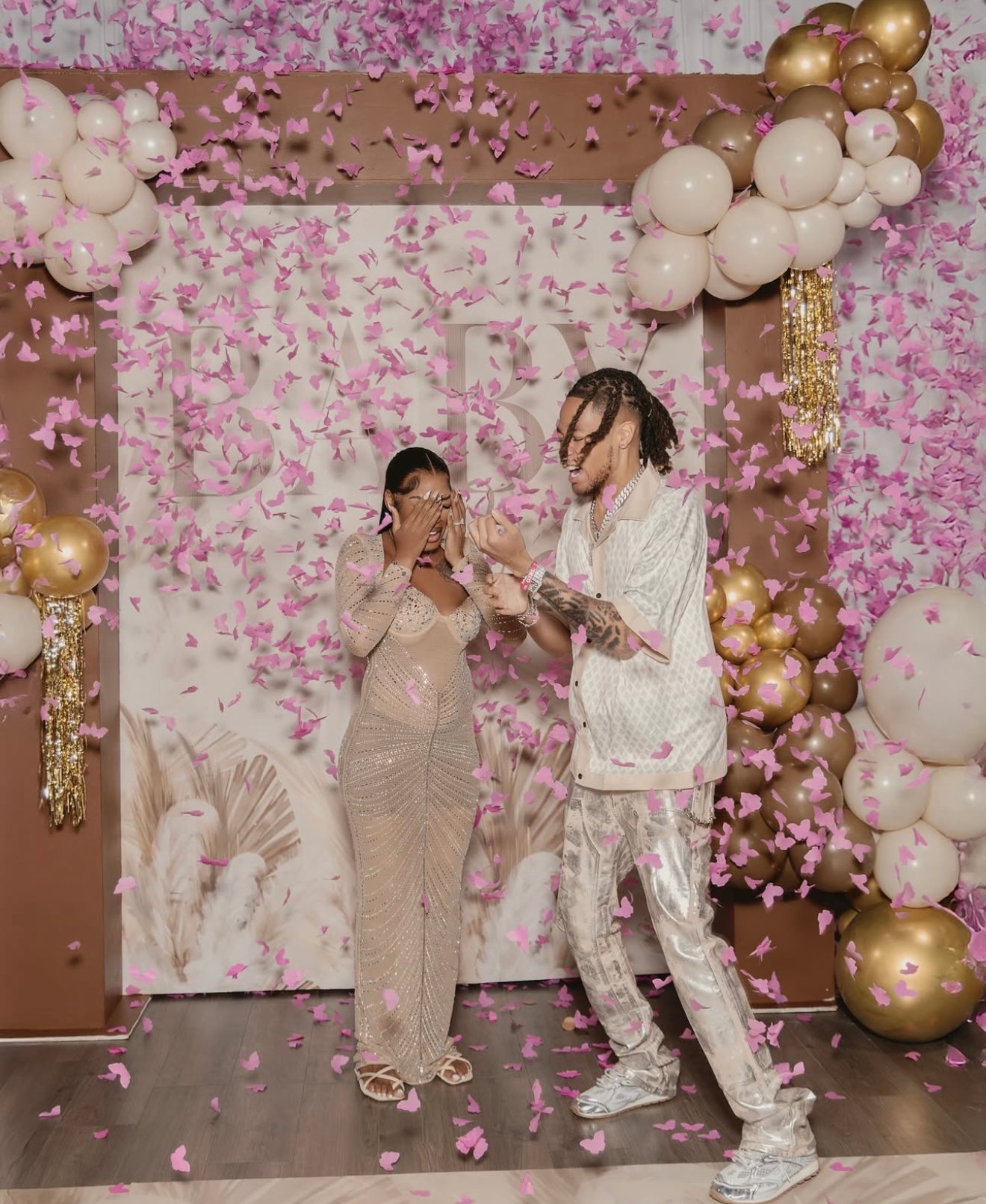 24in. Auto Wireless Confetti Box