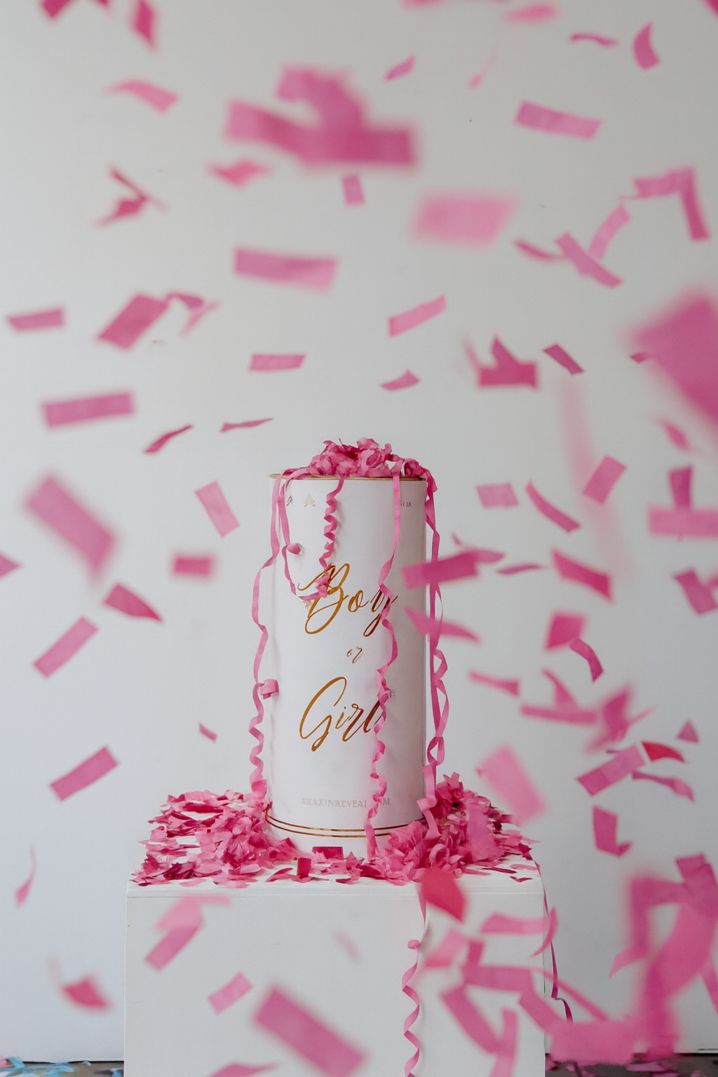 24in. Auto Wireless Confetti Box